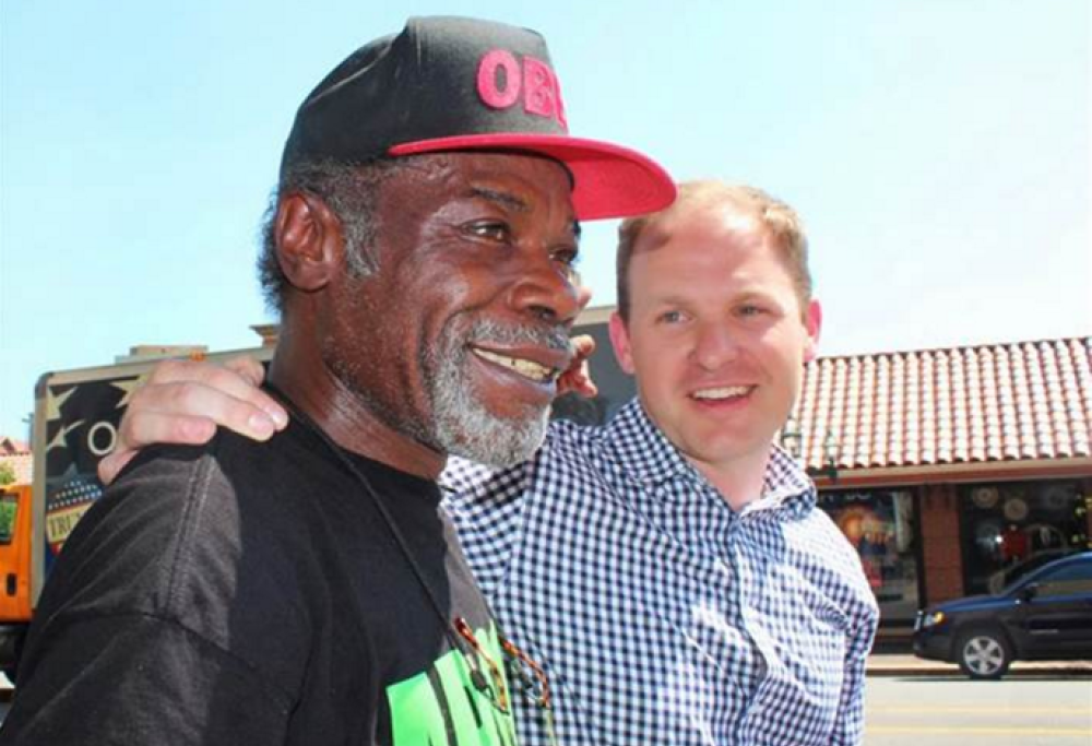 Cambia vita grazie a un anello