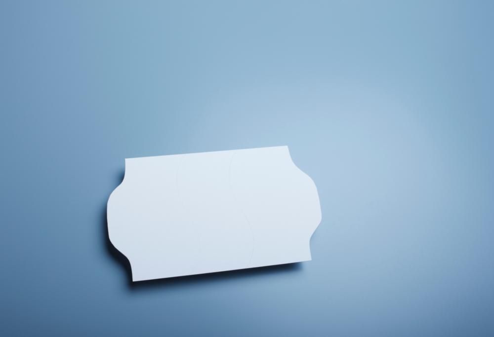 Ecco finalmente il metodo per rimuovere le etichette adesive senza lasciare macchie di colla su piatti e bicchieri!