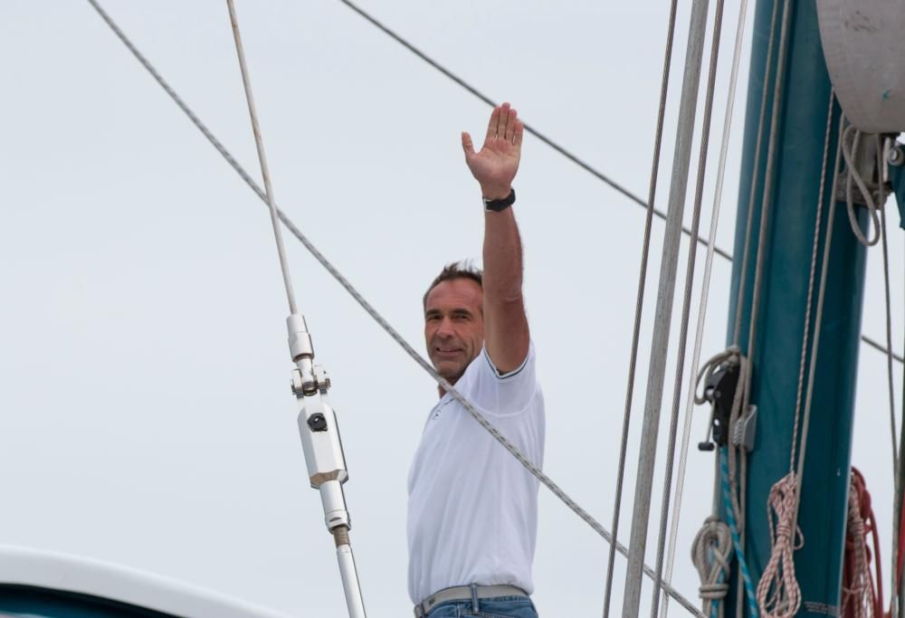 Mike Horn tenta il giro del mondo da Polo a Polo