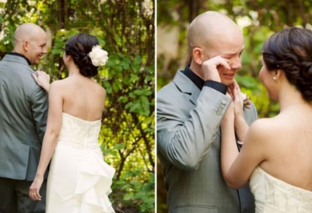 Vedono le loro future mogli in abito da sposa. Le loro reazioni sono bellissime.