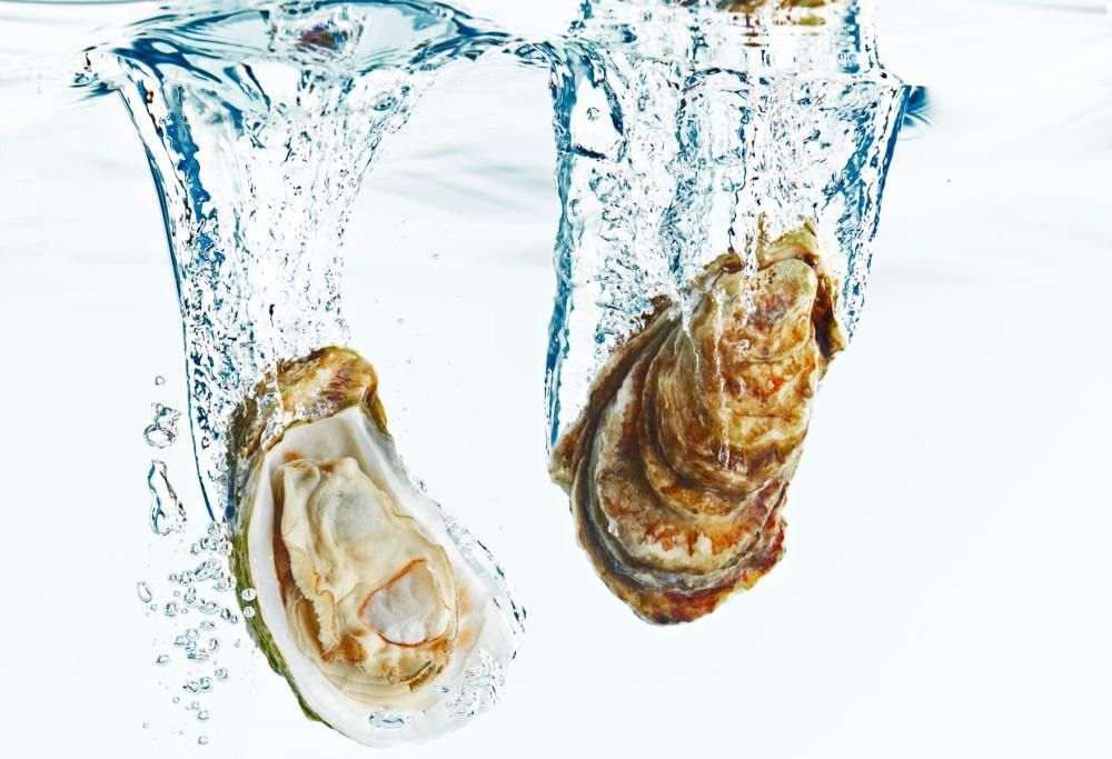 È vero che si usa l’acqua ossigenata per sbiancare i molluschi?