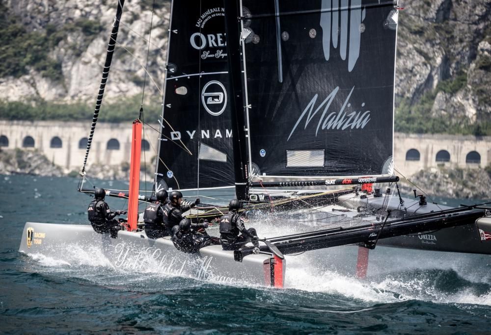 Malizia, il  catamarano dello Yacht Club Monaco,  stabilisce il suo nuovo record di velocità