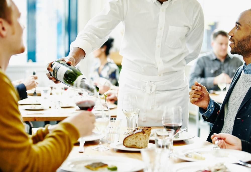 Perché la mancia si chiama così? Finalmente la risposta!