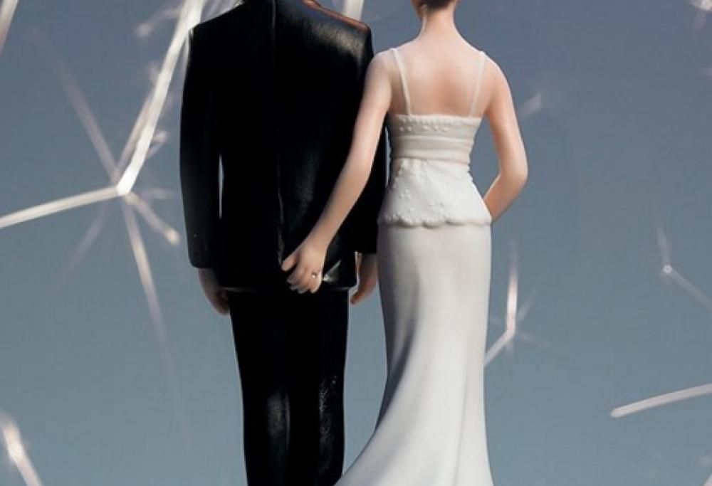 Le 11 torte nuziali più divertenti di sempre