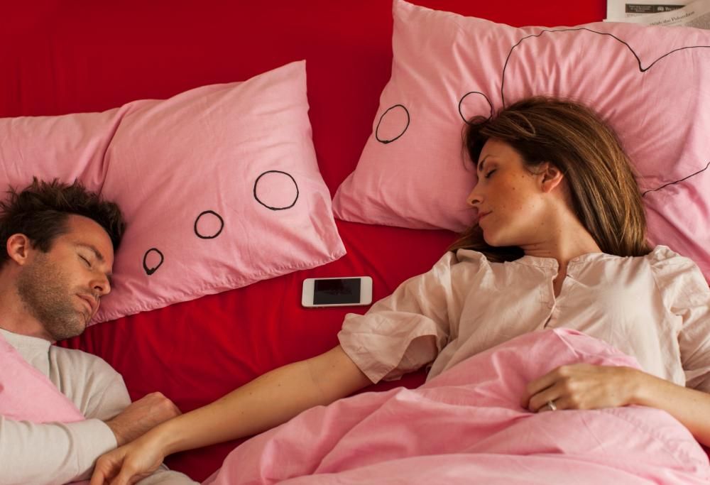 Geniale: ecco gli otto trucchi per dormire in coppia… e non litigare!