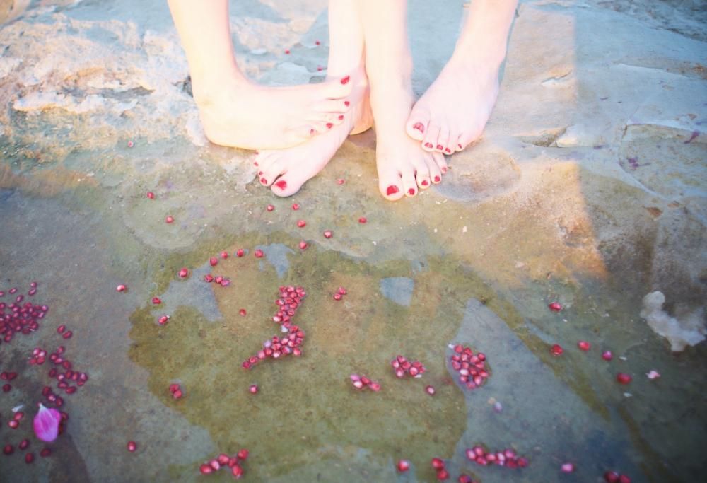 6 trucchi geniali per sfoggiare una pedicure e uno smalto… a lunga durata!