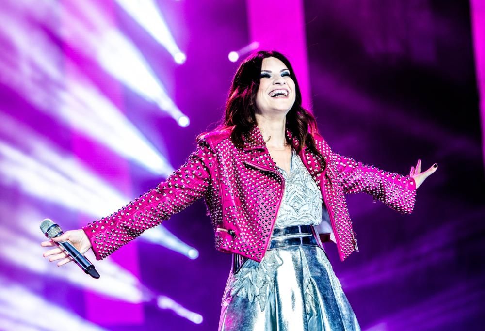 Laura Pausini e Giuliano Sangiorgi: il duetto incanta il pubblico