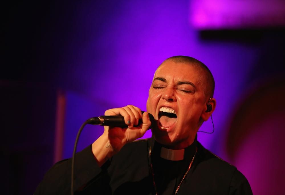 Sinead O’ Connor provoca un nuovo “allarme-suicidio”,  ma poi smentisce tutto su Facebook