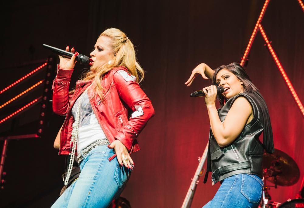 Anastacia pubblica il suo primo selfie nuda