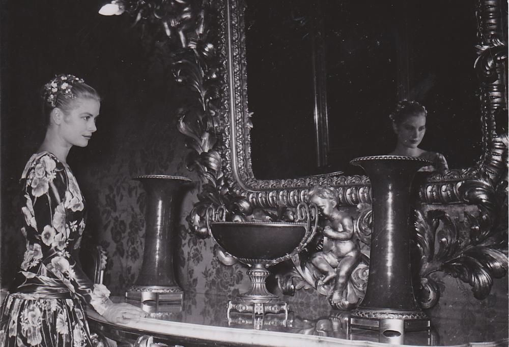 Grace Kelly: una emozionante mostra fotografica celebra i suoi anni nel Principato