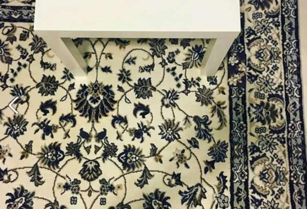 Riuscite a trovare il cellulare in questa foto virale che fa impazzire il web?