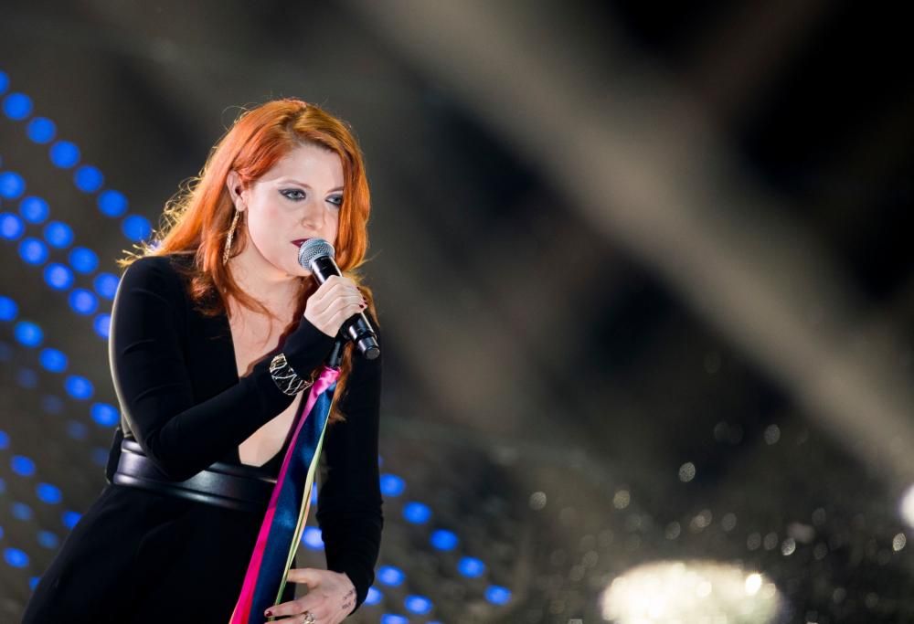 Noemi umilia un fan razzista e sessista sui social