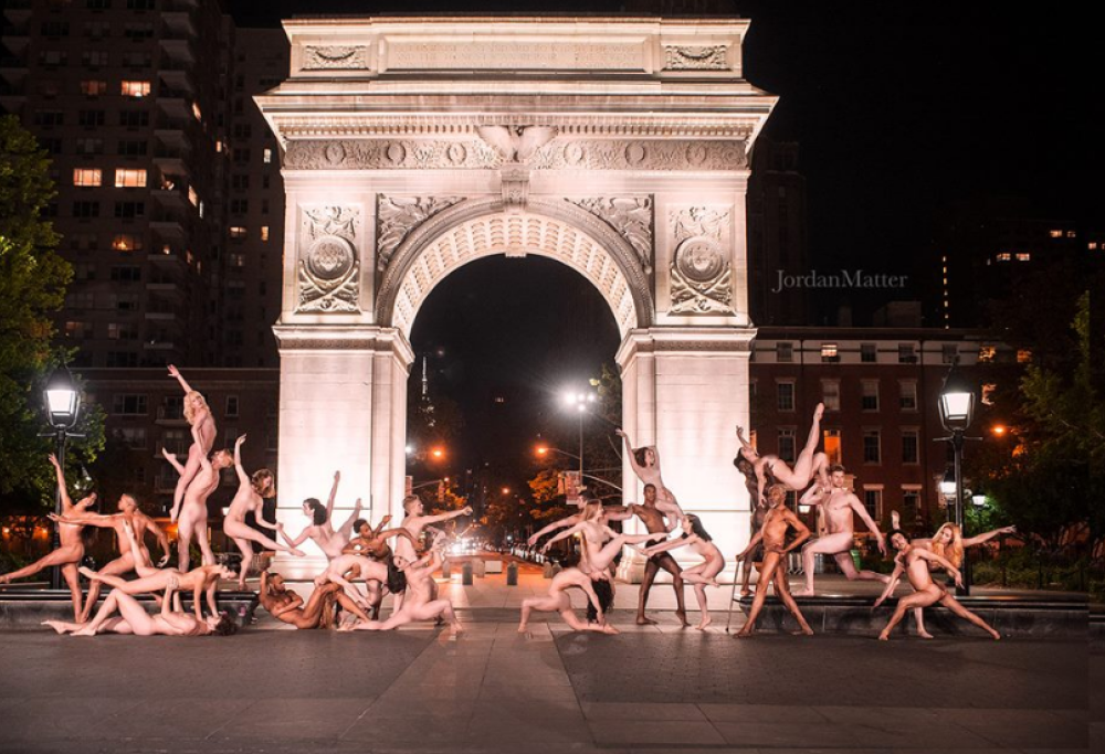 Dancers After Dark. I ballerini “senza veli” di Jordan Matter per le strade di New York