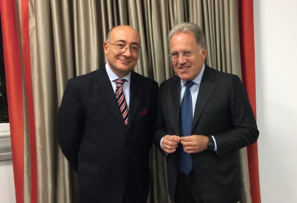 Il Colosseo? In vendita!