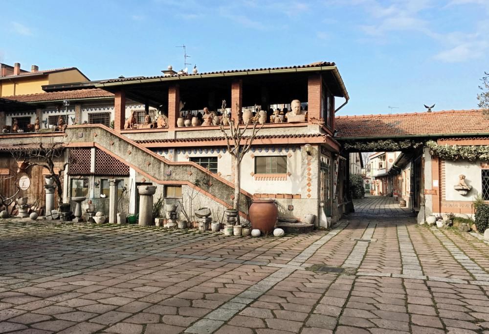 Un gigante con i piedi d’argilla