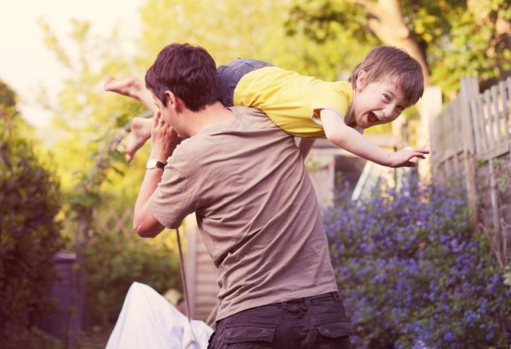 Otto cose che solo i papà possono insegnare ai figli