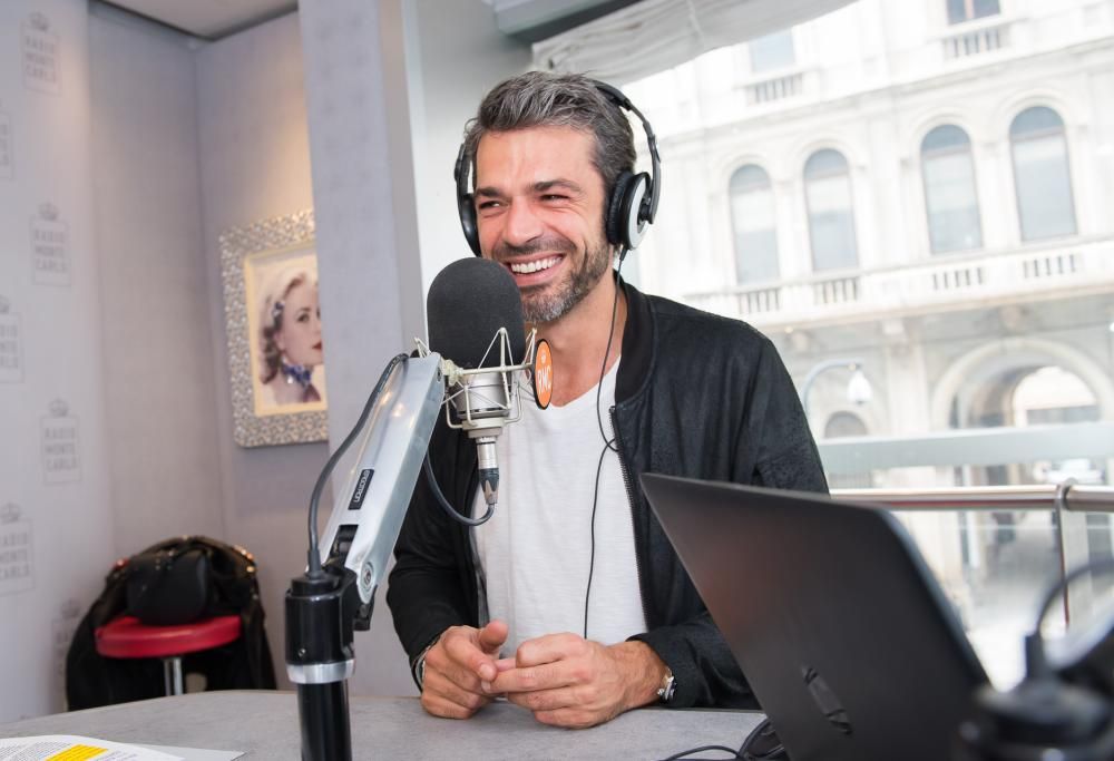 Luca Argentero ospite di RMC: le foto più belle