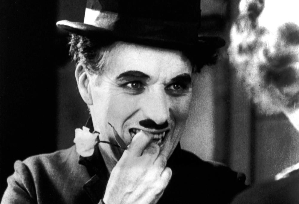 Charlie Chaplin:  il grande attore nasceva il 16 aprile 1889