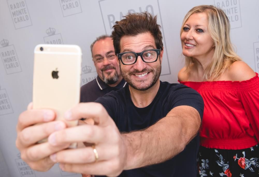 Enrico Papi ospite di RMC: le foto più belle