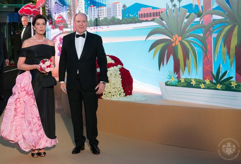 PER IL 65° BALLO DELLA ROSA 14 MILA FIORI E 24 MILA BACI