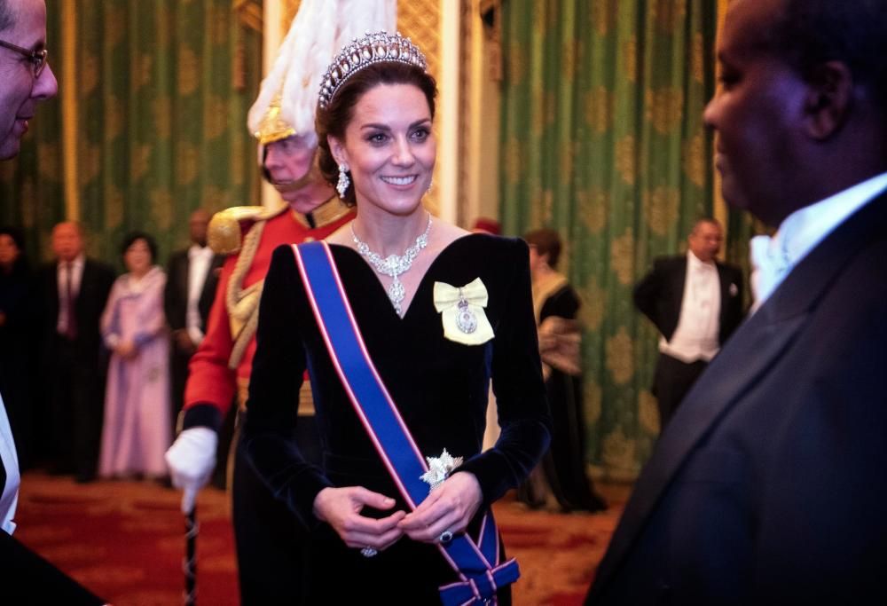 Kate Middleton, la Principessa Victoria di Svezia,  la Regina Letizia di Spagna:  ecco chi indossa meglio la tiara!