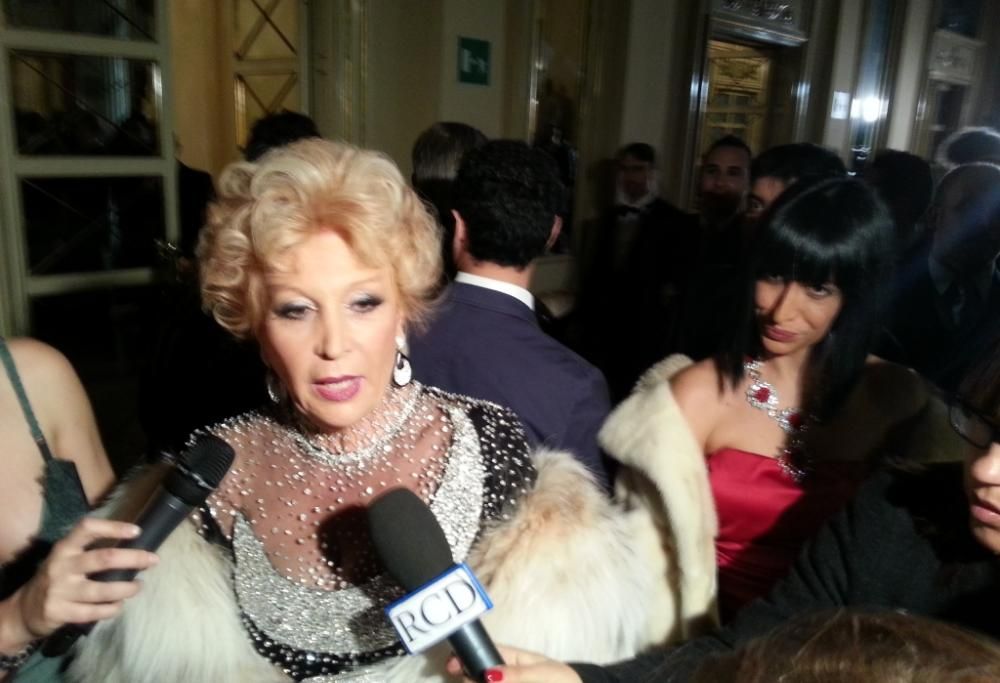 La Traviata dei vip: Bolle e Armani i più amati nel foyer.