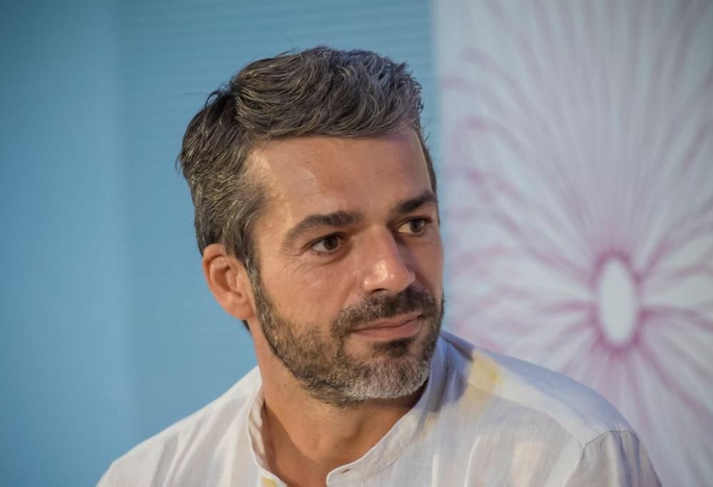 Luca Argentero: le bellissime foto in Sicilia