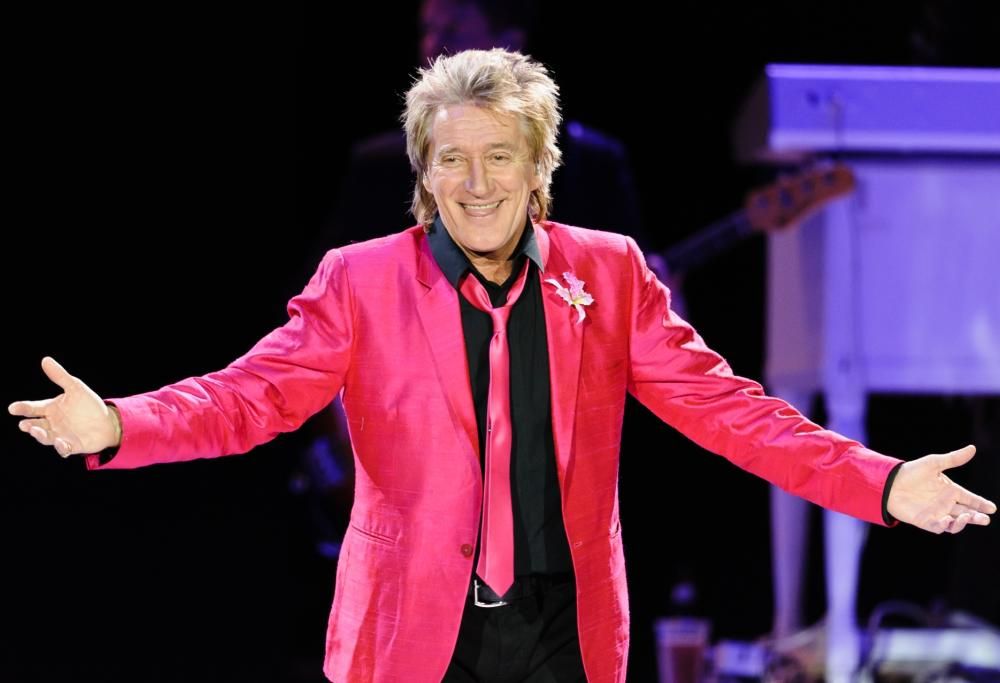 Rod Stewart noleggia un super yacht per festeggiare i suoi 80 anni