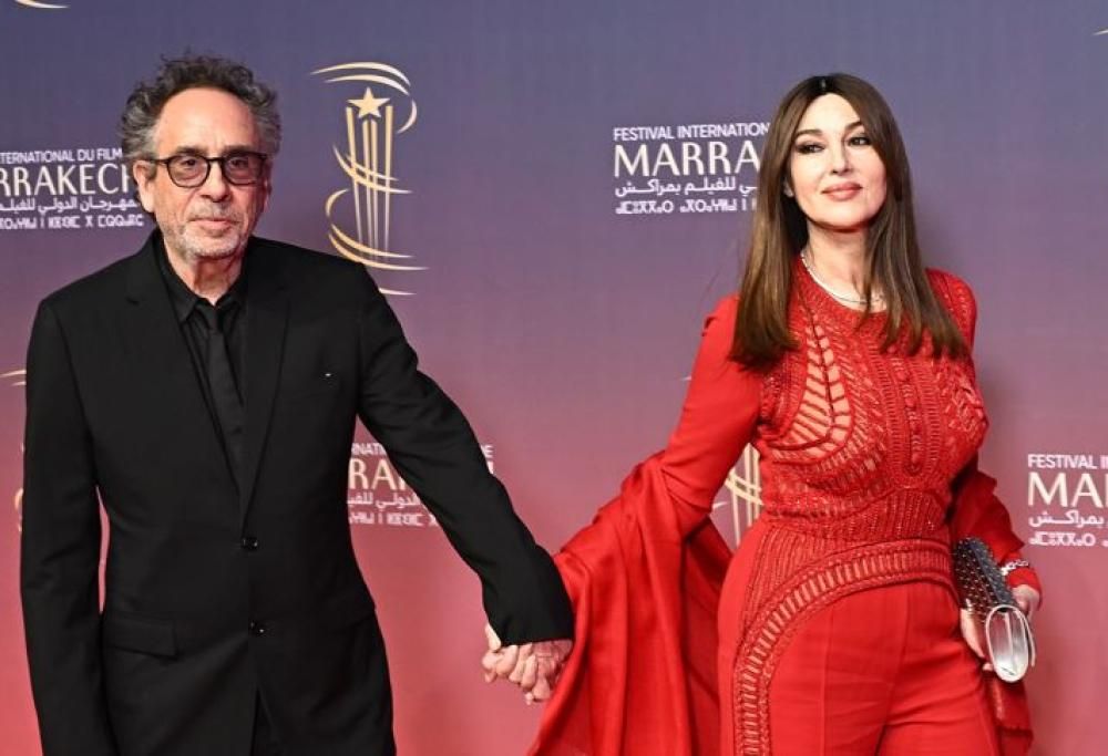 Monica Bellucci parla del compagno Tim Burton. E delle critiche alla figlia Deva