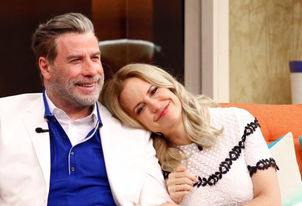 John Travolta dedica alla moglie scomparsa una bellissima canzone. Il video