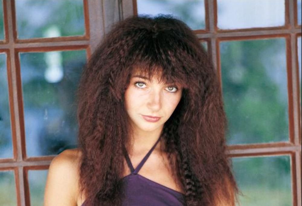 Kate Bush: 52 artisti si ispirano a Running Up That Hill. Per una buona causa