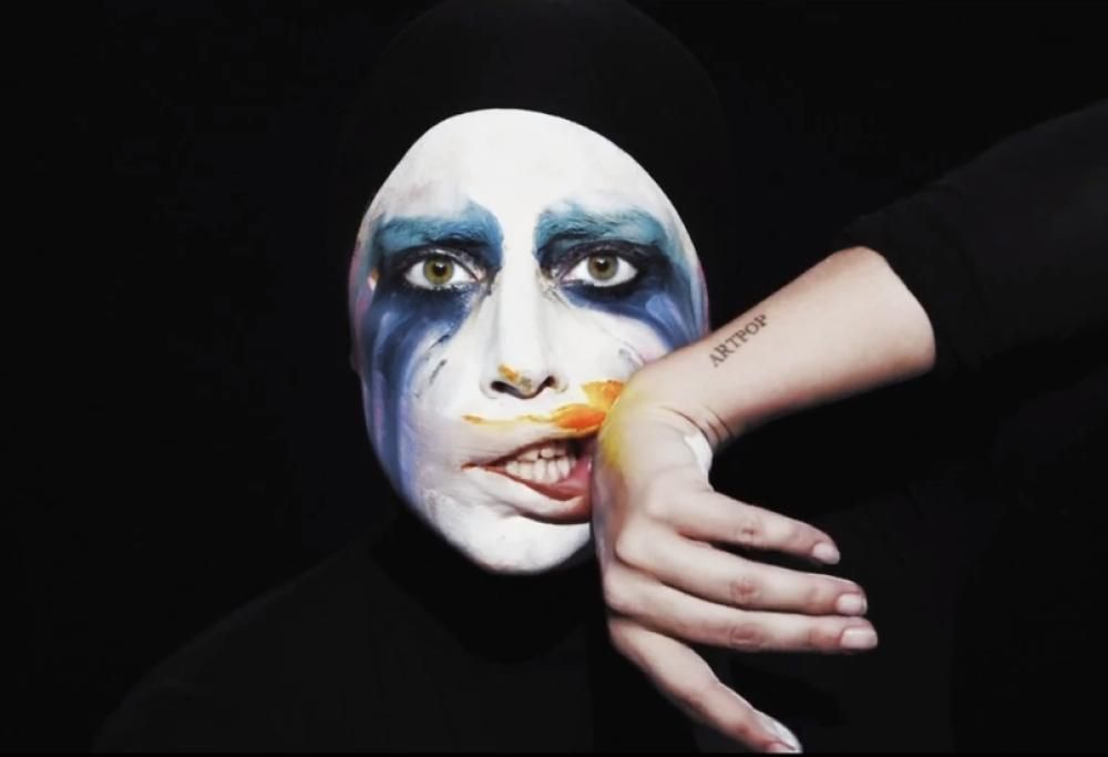 Le mille facce di Lady Gaga.